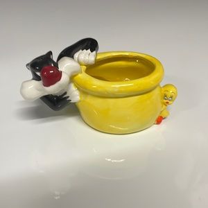 Warner bros looney toons Sylvester the cat and tweety bird planter bowl